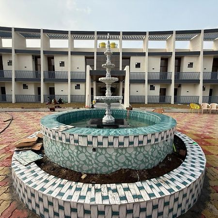 Hotel Madhuban Aurangabad  Bagian luar foto
