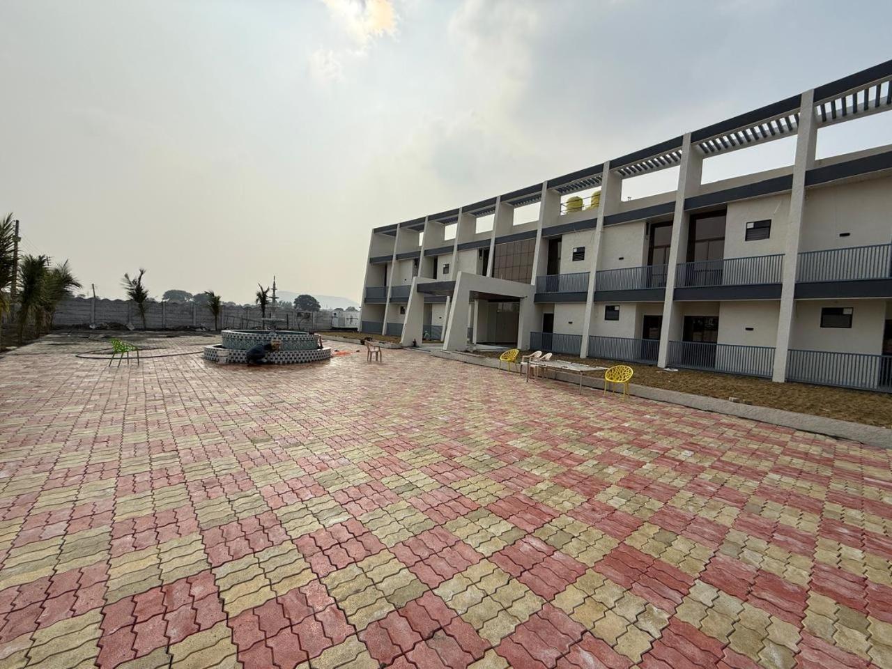 Hotel Madhuban Aurangabad  Bagian luar foto