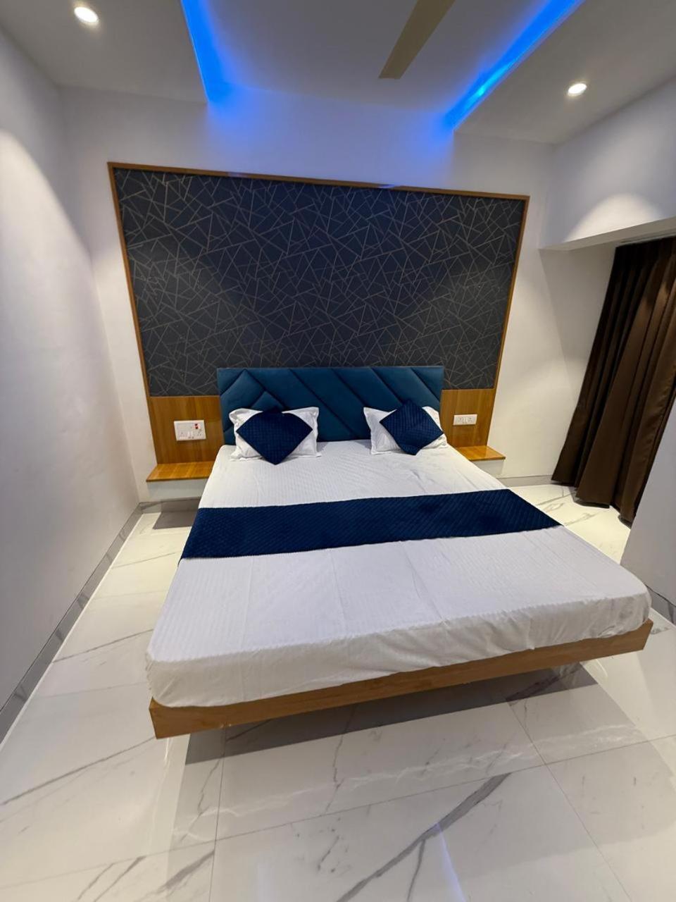 Hotel Madhuban Aurangabad  Bagian luar foto