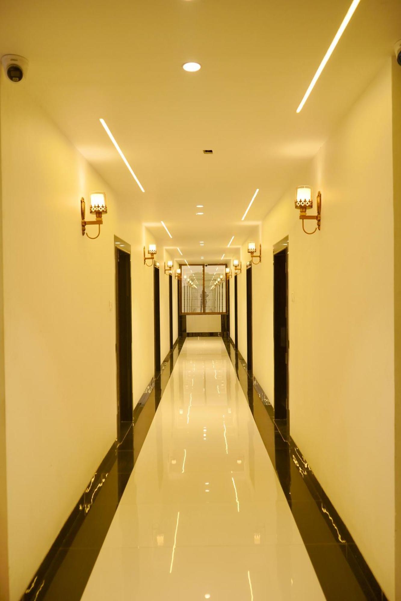 Hotel Madhuban Aurangabad  Bagian luar foto