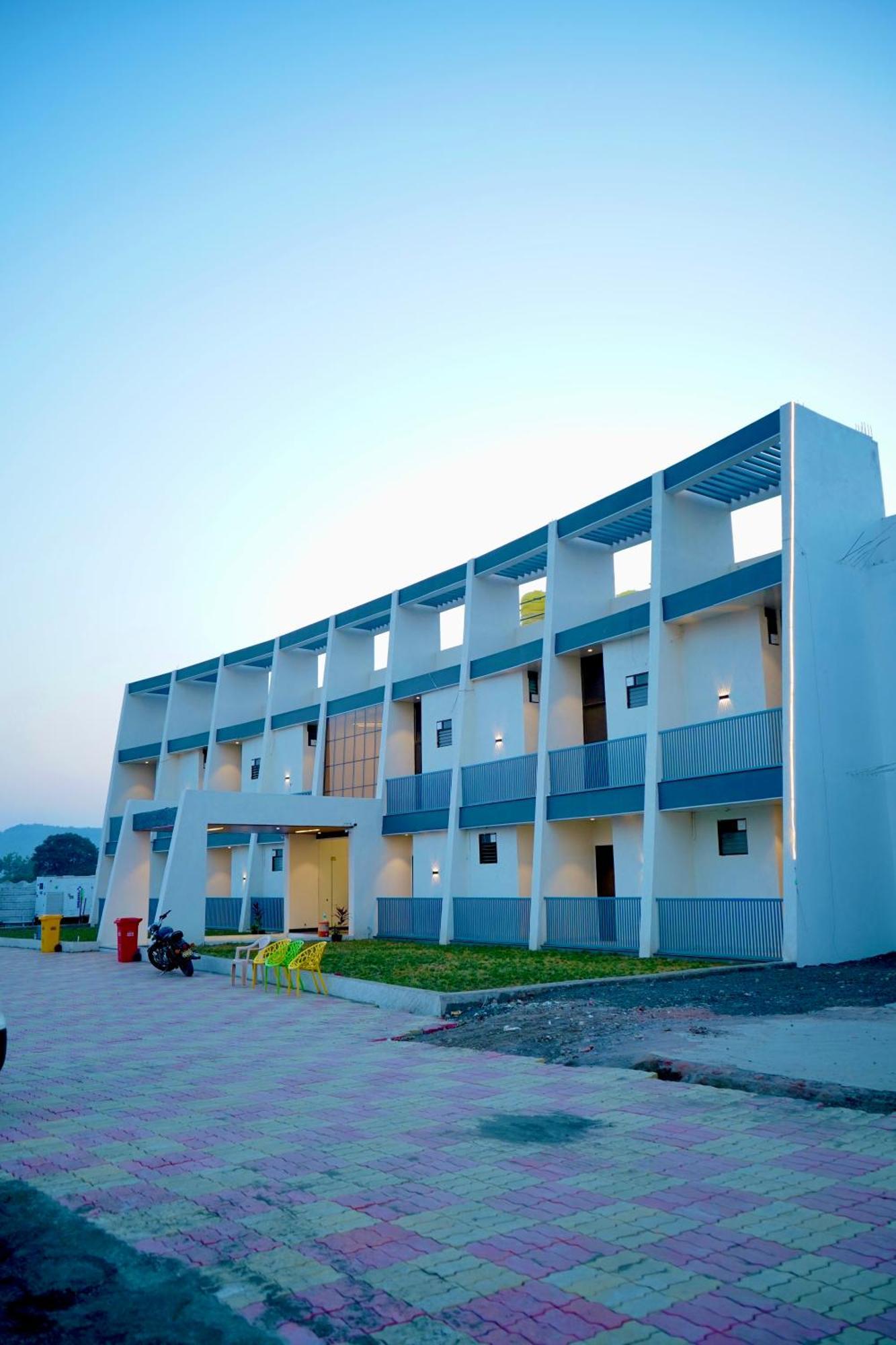 Hotel Madhuban Aurangabad  Bagian luar foto