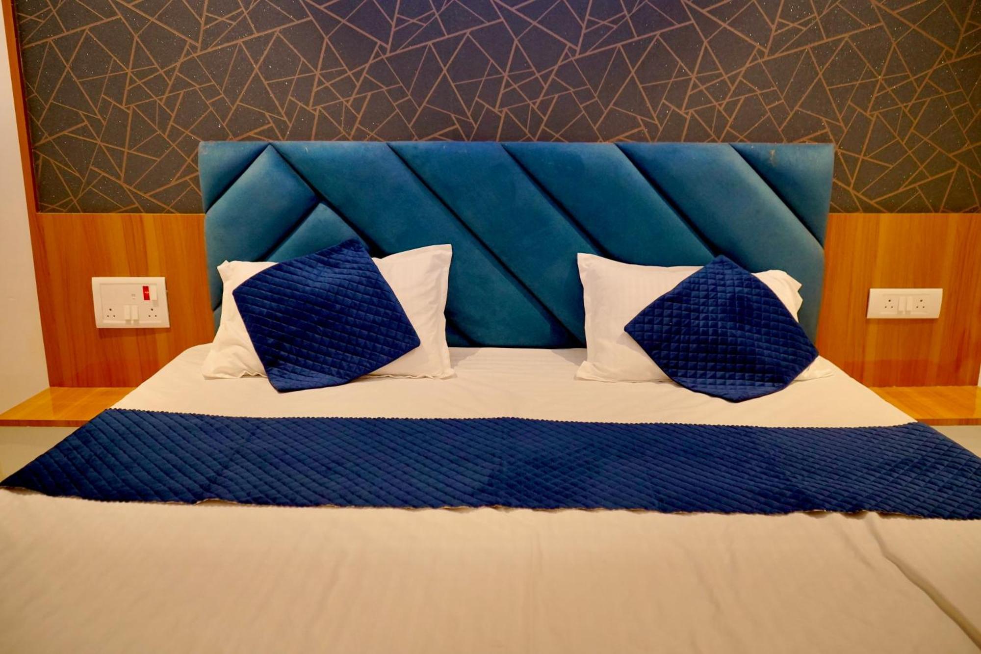 Hotel Madhuban Aurangabad  Bagian luar foto