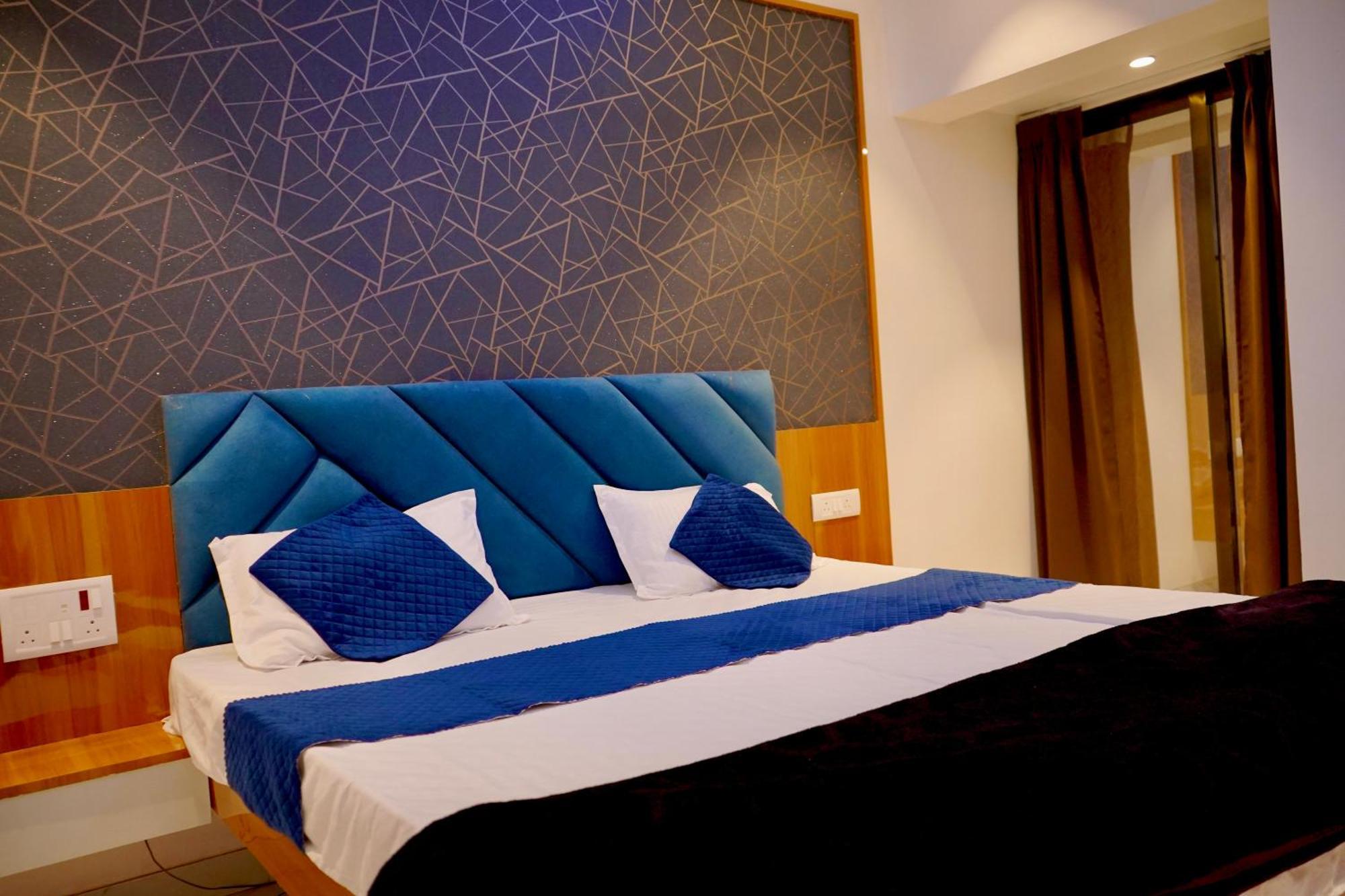 Hotel Madhuban Aurangabad  Bagian luar foto